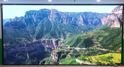 LED显示屏的分辨率和像素密度是如何影响显示效果的？